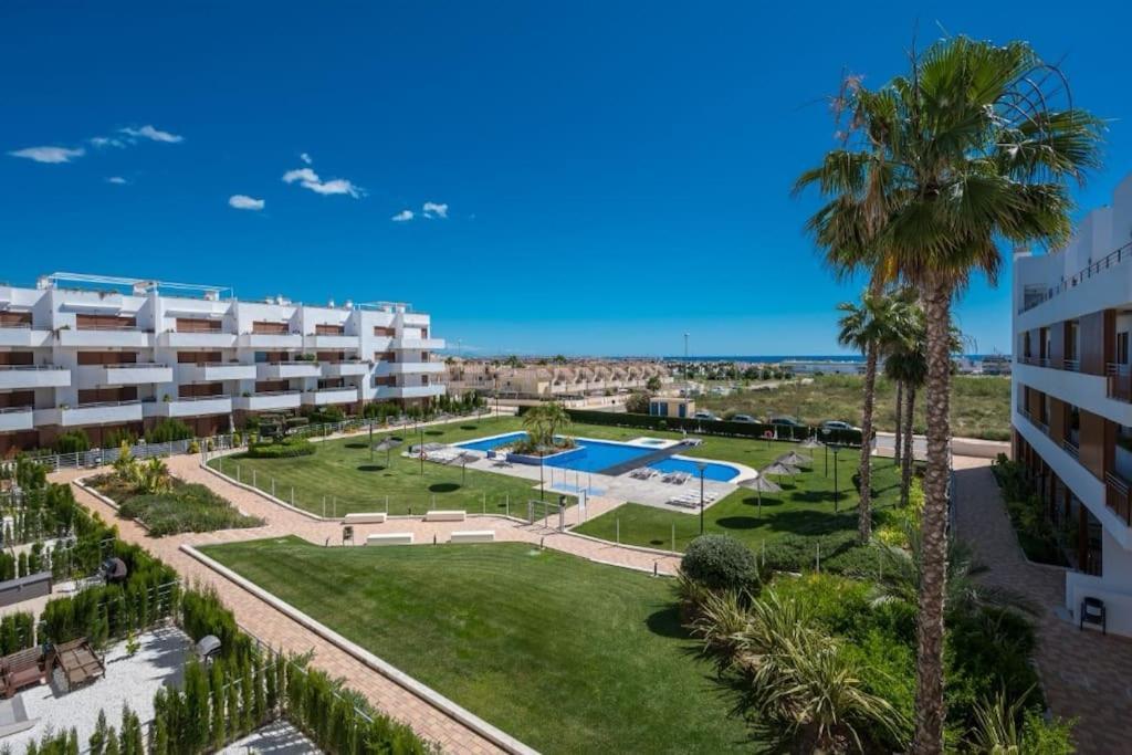 Privatunterkunft Mit Grosser Poolanlage, Meerblick Dehesa de Campoamor  Exterior foto